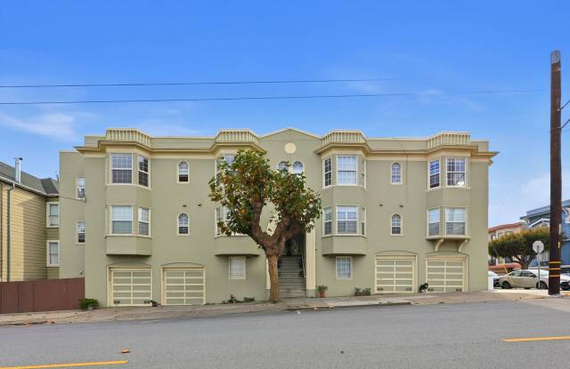 Photo of Charming Seacliff Top Floor Condo Unit with views of Golden Gate Bridge!