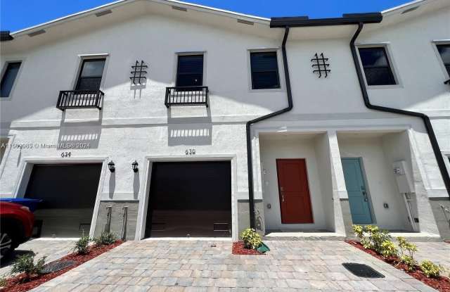 630 SW 12th St