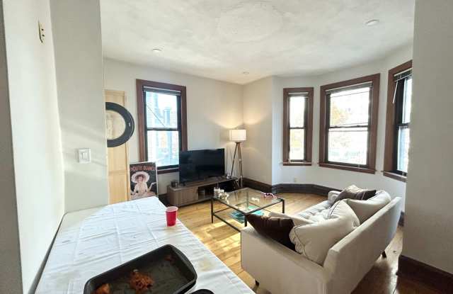 Photo of 1562 Tremont St #2B Boston MA 02120