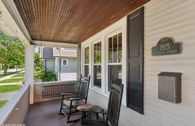 321 W Hawthorne Street