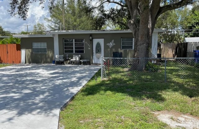 6137 Jackson St - 6137 Jackson Street, Hollywood, FL 33023