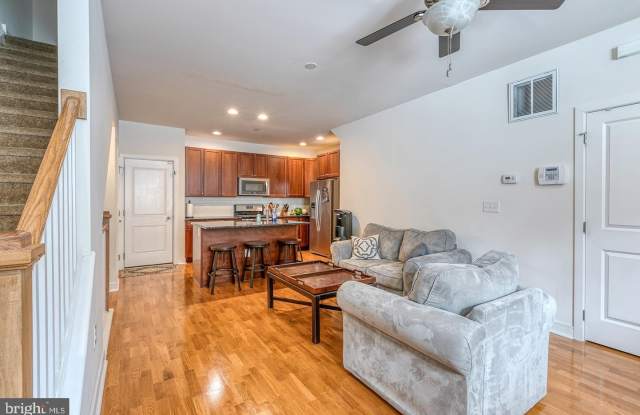 2403 BAINBRIDGE STREET