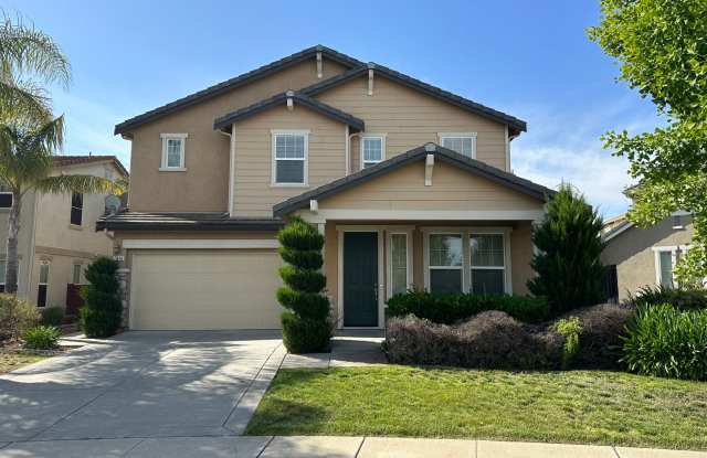 Photo of WONDERFUL BRENTWOOD FAMILY HOME! IDEAL CUL DE SAC LOCATION!
