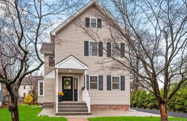 Photo of 78 E Maltbie Avenue