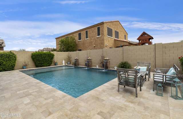 2364 E RUNAWAY BAY Place