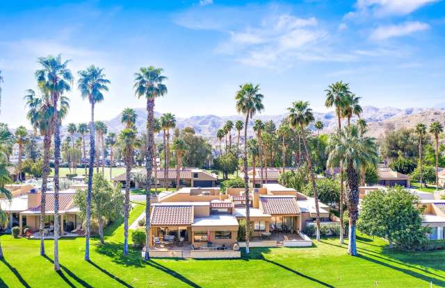 Country Club Home On Cathedral Canyon Golf Course