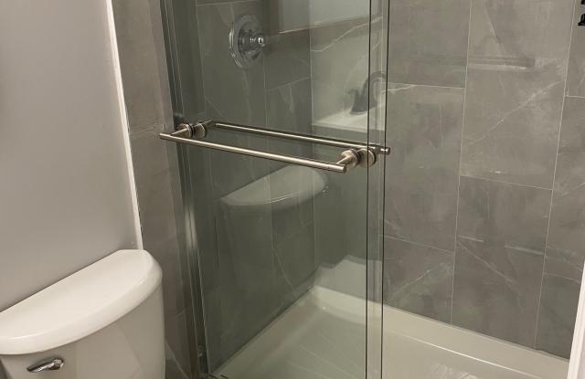 1233 North Luzerne Avenue - E Available $600