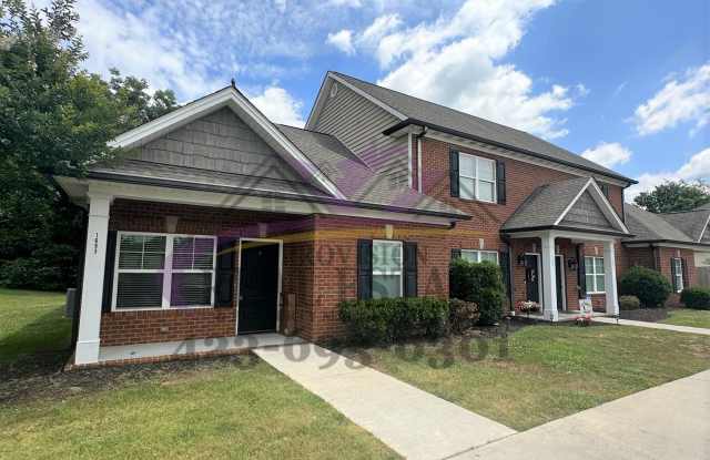 1693 Stonebriar Dr NE