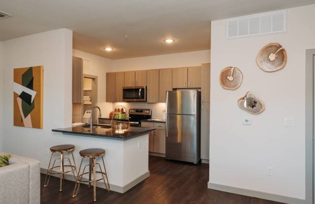 Los Robles Apartments