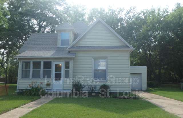 909 Range Line St