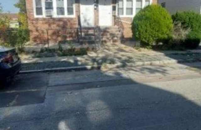 Photo of 16 Silkman Pl