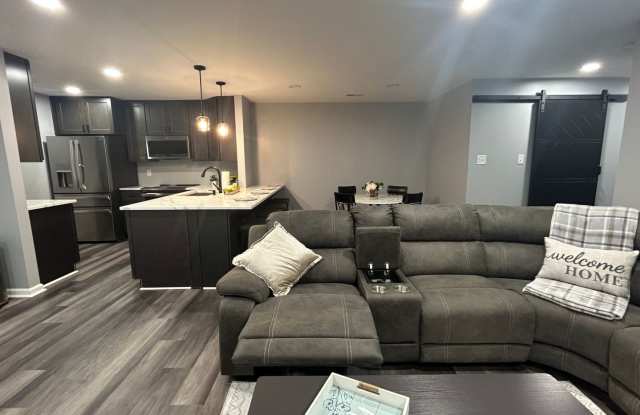 Charming 2BR Condo in Levittown