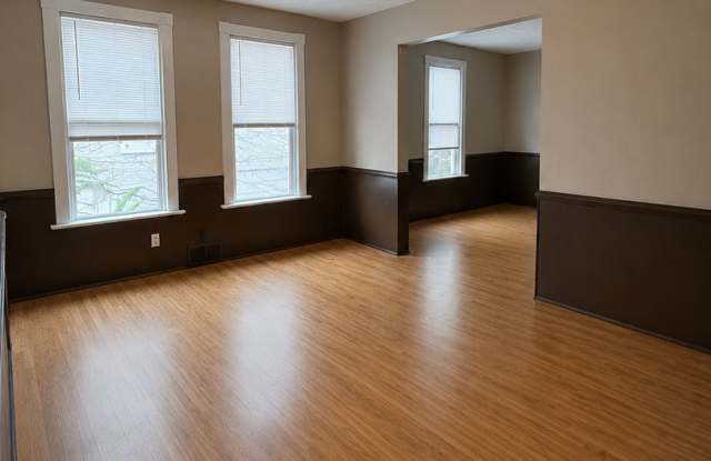 Town House: 2 bedroom & 1 bathroom