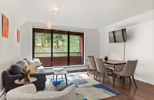 1326 Vine Street unit: 1326