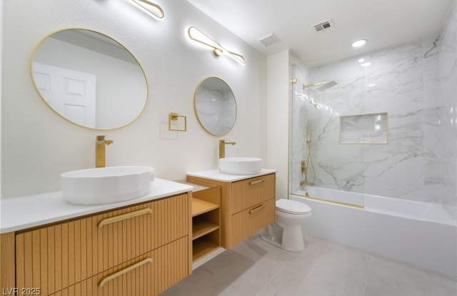 9205 Desert Village Avenue