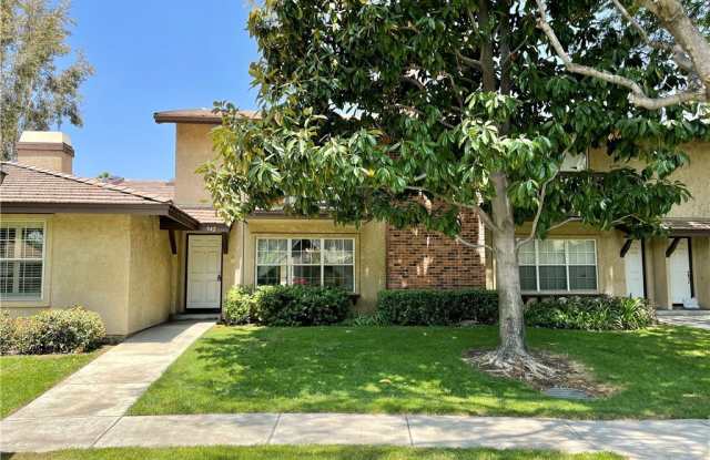 942 S Glendora Avenue