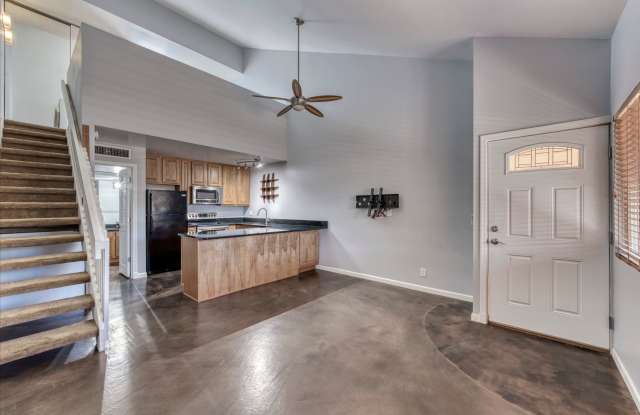 Smart Loft 1 Bedroom, completely remodeled. Great Scottsdale Location!!! Close to golfing, Old Town and the East Entertainment District!!! photos photos