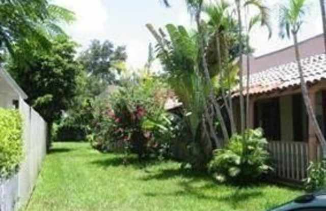 808 SE 6th Court SE