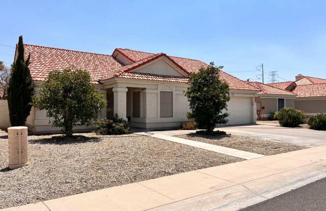 1261 E COMMERCE Avenue