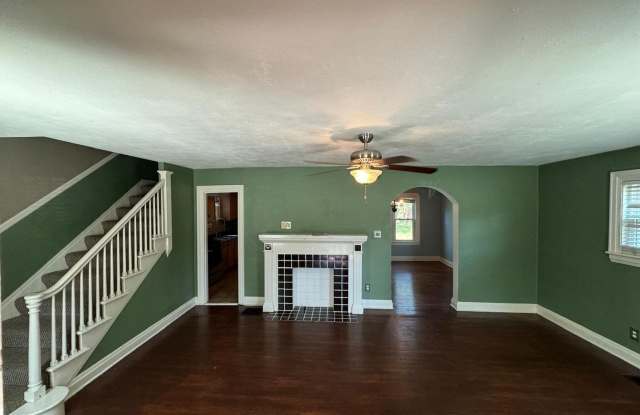 Photo of 3 bedroom 1 bath single family home