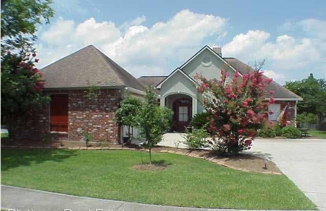 10368 Bluebonnet Blvd. - 10368 Bluebonnet Boulevard, East Baton Rouge County, LA 70810