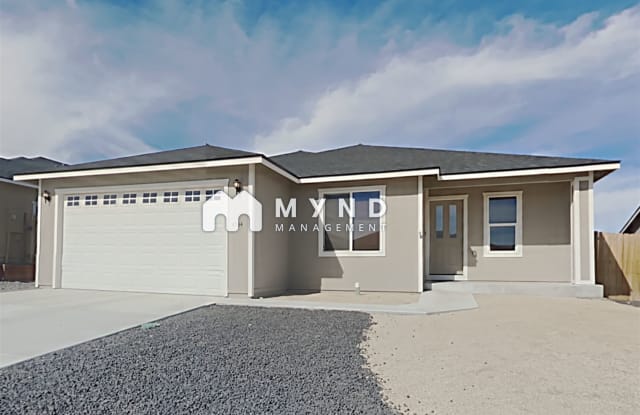 4534 Spaight Way - 4534 Spaight Way, Fernley, NV 89408