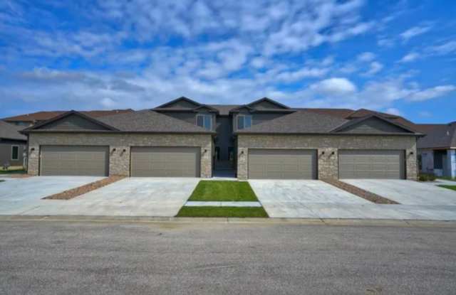 Spacious 2-Story with 3 bedrooms/2.5 bathrooms