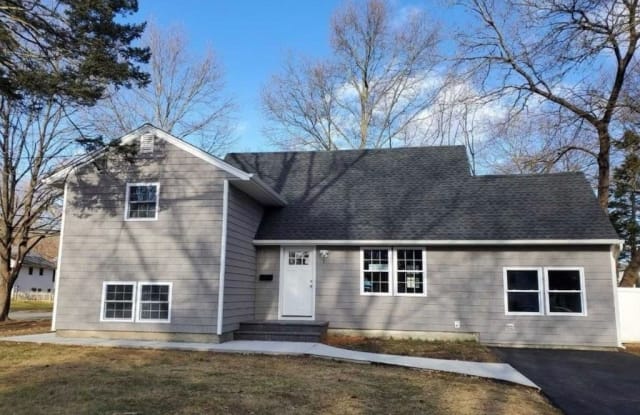 1 Wenmore Lane - 1 Wenmore Lane, Terryville, NY 11776