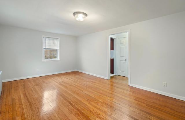 263 Bloomfield Avenue Apartments