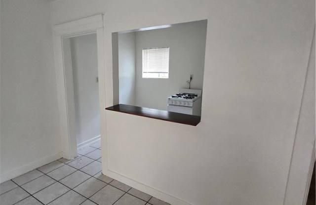 1777 Cerritos Avenue