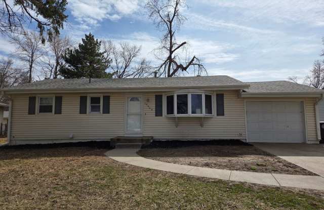 Newly remodeled 4/2/2 with fenced in backyard