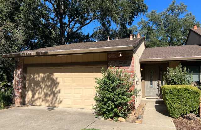 *** COMING SOON*** 2 Bedroom 2 Bathroom 2 Car Garage in Crosswoods HOA