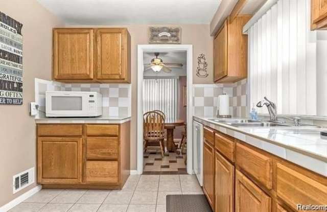 3401 WESTWOOD Street