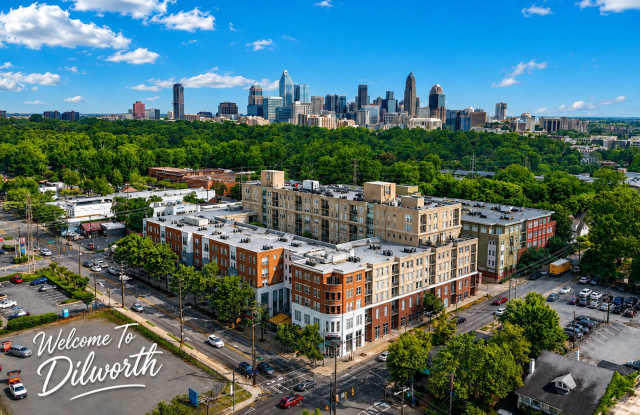 Dilworth Townhome-Style Condo | 2BR/2.5BA | Private Entrance | Walk to South End, Harris Teeter, Latta Park and more...