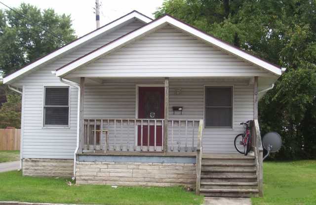 104 E Grimes