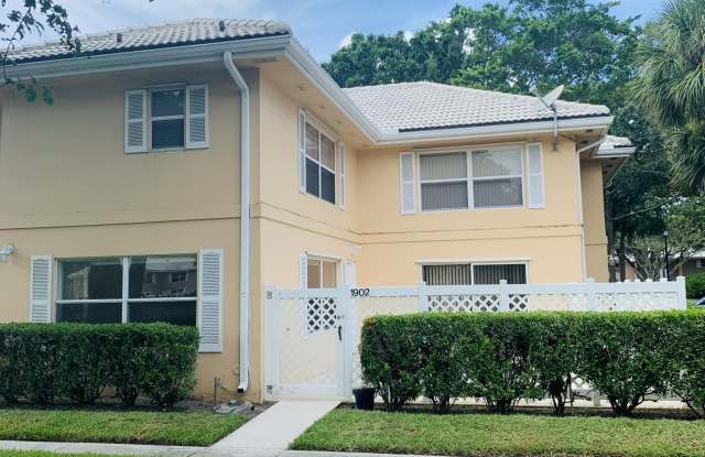 1902 Hartford Court - 1902 Hartford Court, West Palm Beach, FL 33409