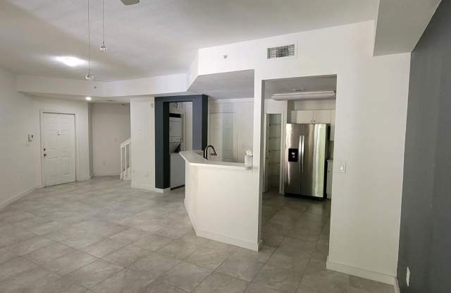 Photo of 10902 Northwest 83rd Street