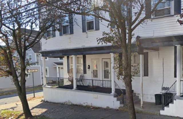 Available Now! Single Family 4 bed/1 bath in Wilkes Barre PA!