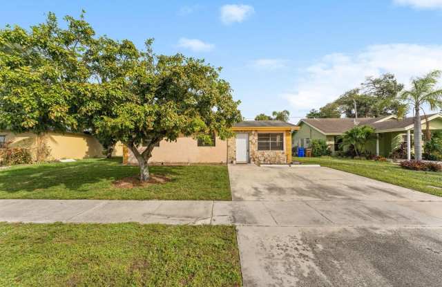 270 Northwest 3rd Avenue - 270 Northwest 3rd Avenue, Deerfield Beach, FL 33441