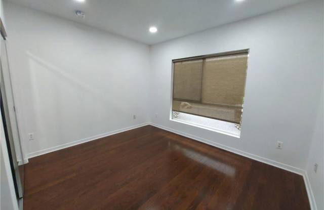 159 West Green Street