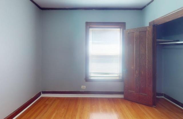 4502 W Wellington Avenue