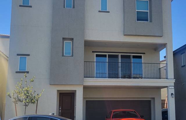 7013 Beautiful Belle Street