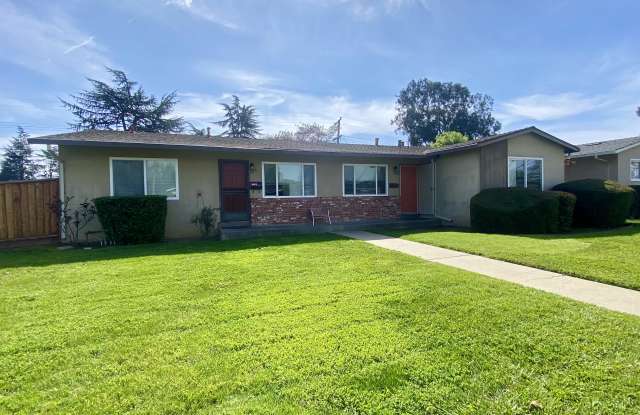 1082 Bismarck Dr