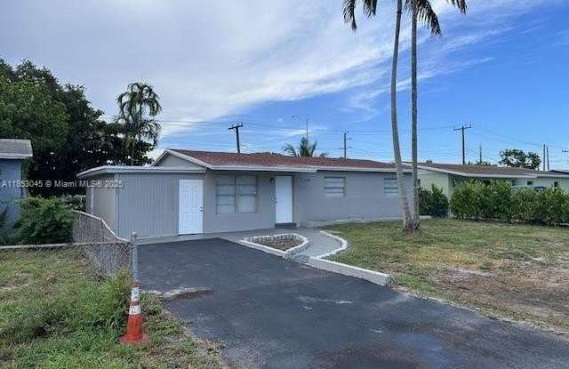 Photo of 4285 SW 48th Ct