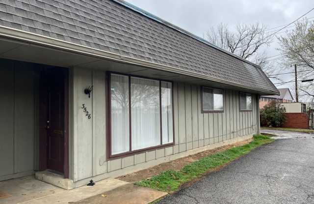 Midtown Quadplex with Pool- 3 bed, 2 bath