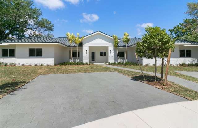 4727 SW 87 Ct