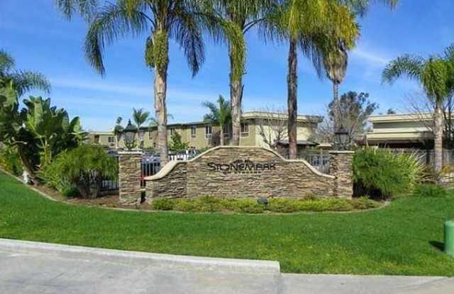Charming 2 Bedroom, 1 Bathroom Apartment in a Convenient Location