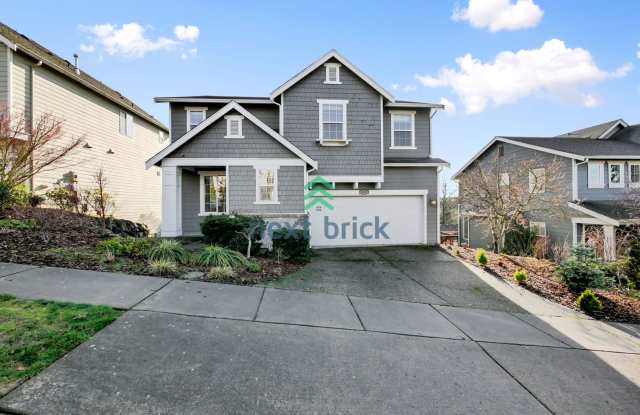 5 Beds and 3.5 Bath Single-family Home is Available for Rent!