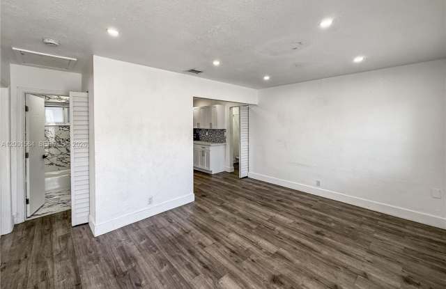 2620 NW 18th Ter