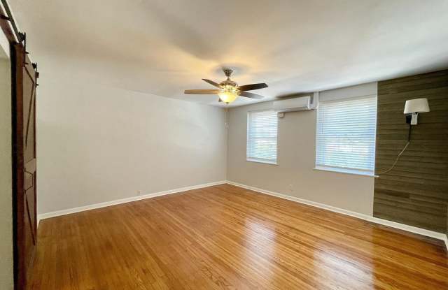 Photo of 4205 FERNE Boulevard unit: 2Nd Floor